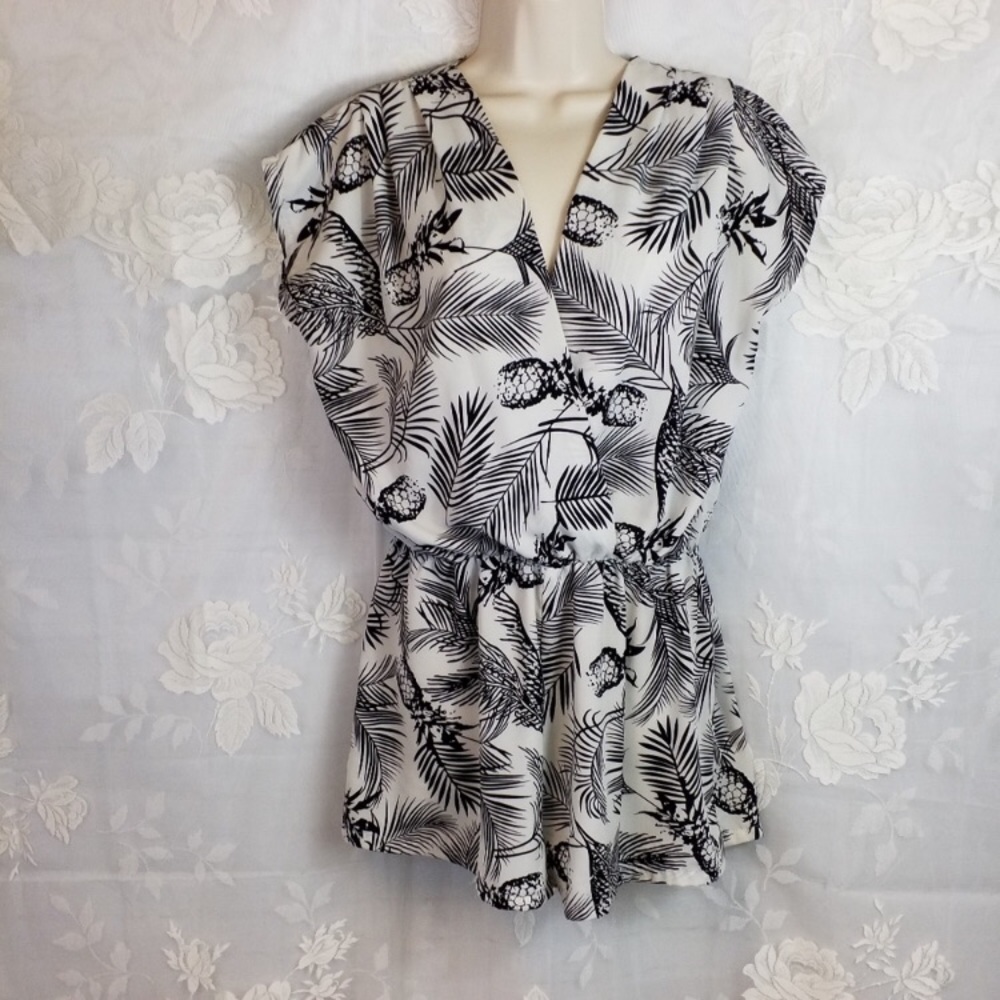 Pineapple romper